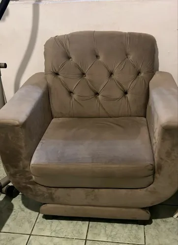 Vende-se duas poltronas