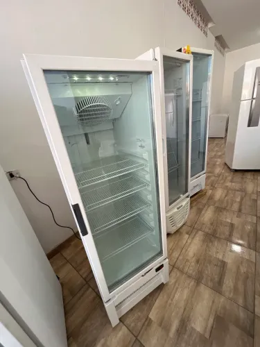 EXPOSITOR DE BEBIDAS METALFRIO 127 VOLTS - ENTREGAMOS
