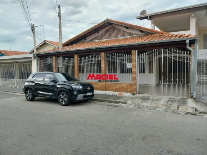 EXCELENTE CASA TERREA BOA LOCALIZAÇÃO JD ISMENIA