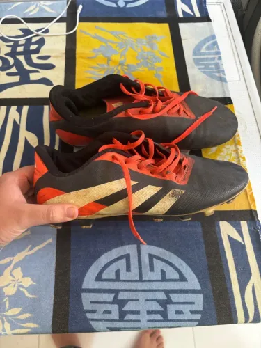 Chuteira Adidas
