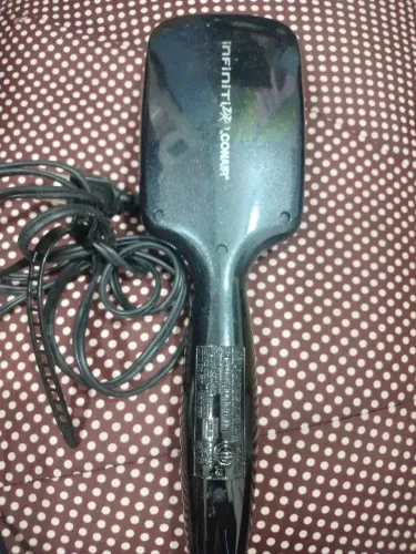 escova alisadora elétrica da linha INFINITI PRO by Conair.