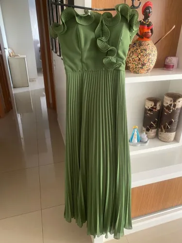 Vestido longo verde com babados tamanho G