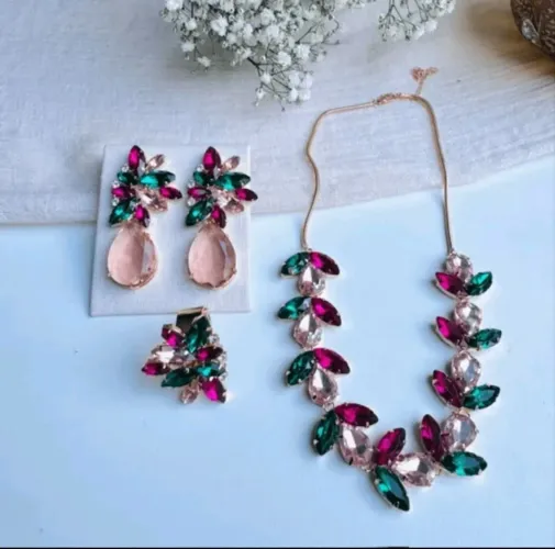 Conjunto de semi jóias pedraria 