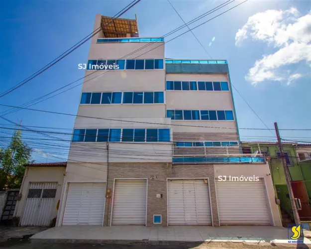 Prédio comercial com 12 salas e terraço no Jardim Iracema