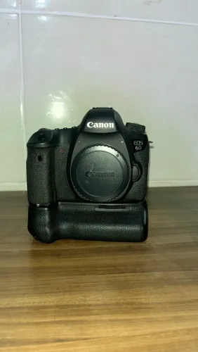 Câmera Canon 6D Full Frame + Grip + 2 Baterias