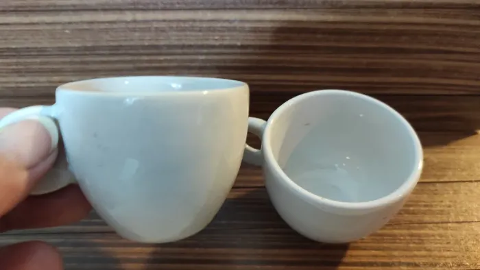 02 unidades de xícaras para café