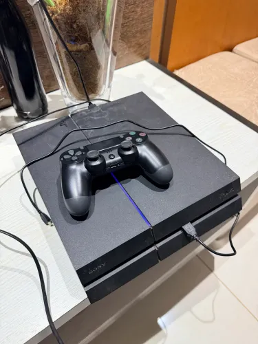 PLAYSTATION 4