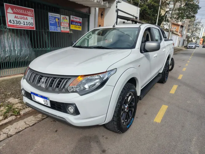 Mitsubishi L200 Triton Sport GL 2.4 Diesel 2023