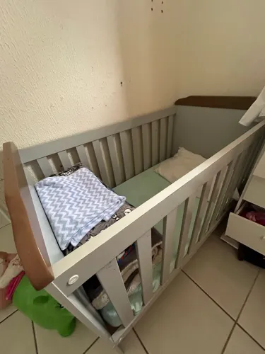 Berço que vira caminha