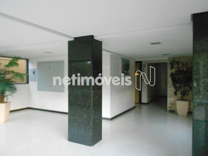 Amplo apartmento reformado ´venda no Califórnia.
