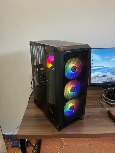 PC Gamer RX 560 4GB | 16GB RAM | SSD 240GB - Pronto para Jogar