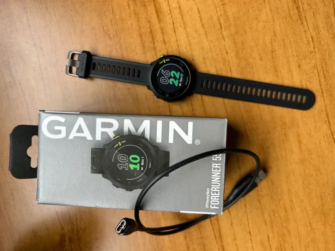 Relógio Garmin Forerunner 55 com Monitor Cardíaco de Pulso e GPS