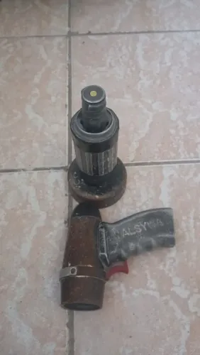 Pistola fica pino 