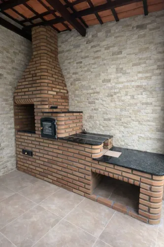 Churrasqueira com fogão a lenha e forno