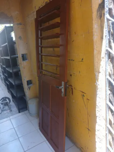 Porta 208x080cm c/fechadura