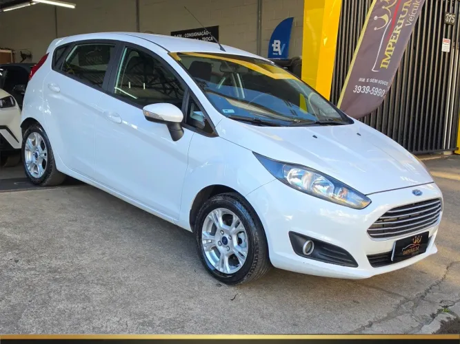 Ford Fiesta 1.6 SE Hatch 16V Flex 4P Powershift 2016