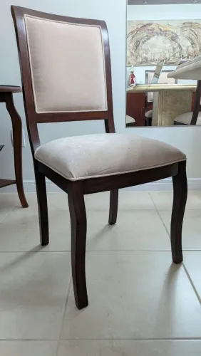 VENDO 8 CADEIRAS ESTOFADAS DE SALA DE JANTAR USADAS