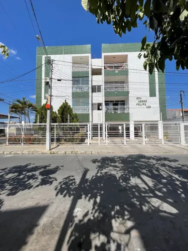 Apto Central com 3 Quartos