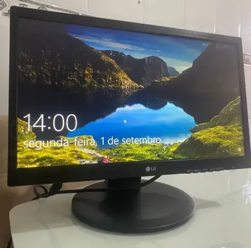 Lote com 03 monitores LG 20 polegadas giratório
