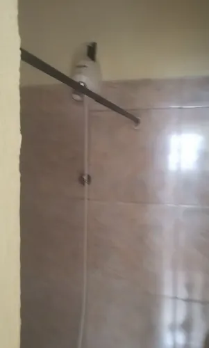 Kitnet em Duque de Caxias atrás da faculdade Unigranrio 