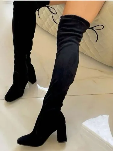 Bota preta feminina cano longo de veludo 