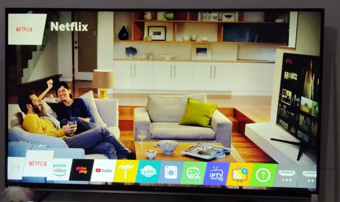 Tv smart 55 polegadas,caixa de som e multimídia para carro