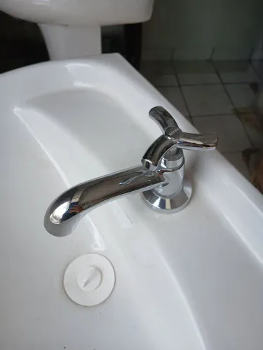 Pia de coluna Deka.