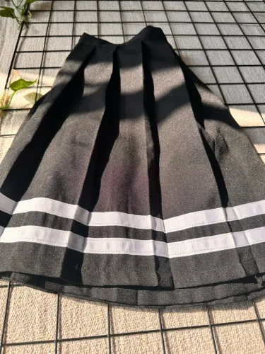 Minissaia Plissada de Pregas com Listras - Estilo Colegial - TAM M (Nova)