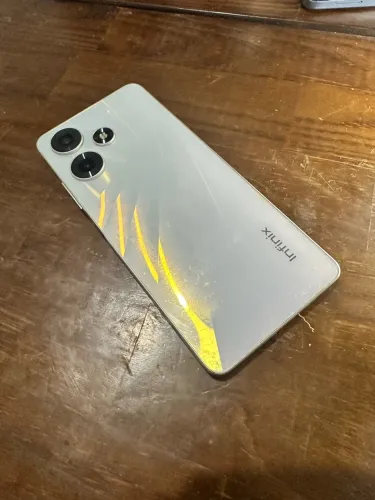 Celular Infinix Hot 30 256gb 8gb +8 ram