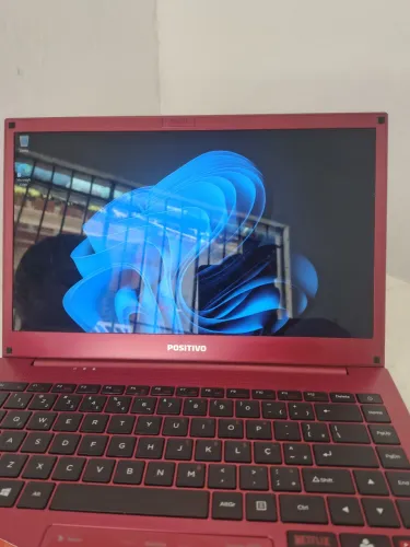 Notebook positivo 4 GB 64 de armazenamento na cor vermelha