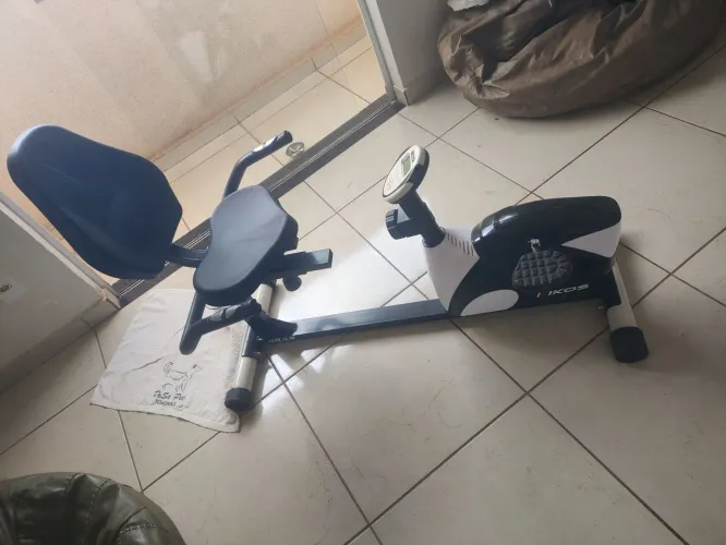 Bicicleta ergométrica horizontal kilos KR 3.8