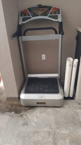 Vendo plataforma vibratória para emagrecer e tonificar os misculos.
