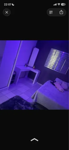 Vendo mesinha,tem porta maquiagem ou para outras utilidade 