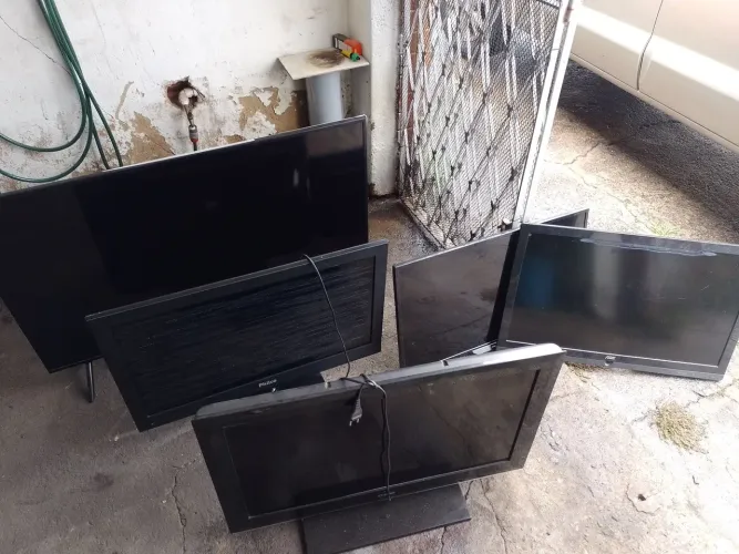 TVs para retirada de peças