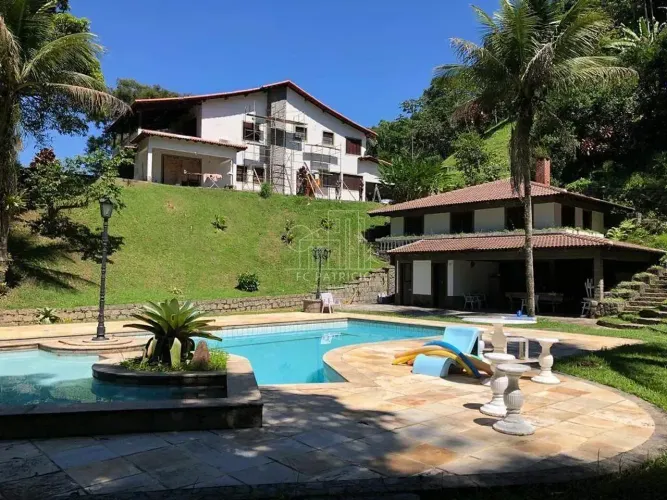 SÍTIO PARA ALUGAR COM PISCINA, SAUNA E CACHOEIRA GUAPIMIRIM/RJ!
