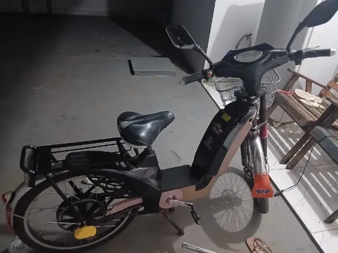 Vendo bicicleta elétrica seminova