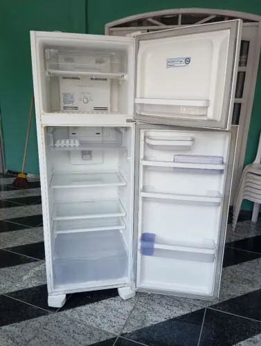 Refrigerador Frost Free Eletrolux