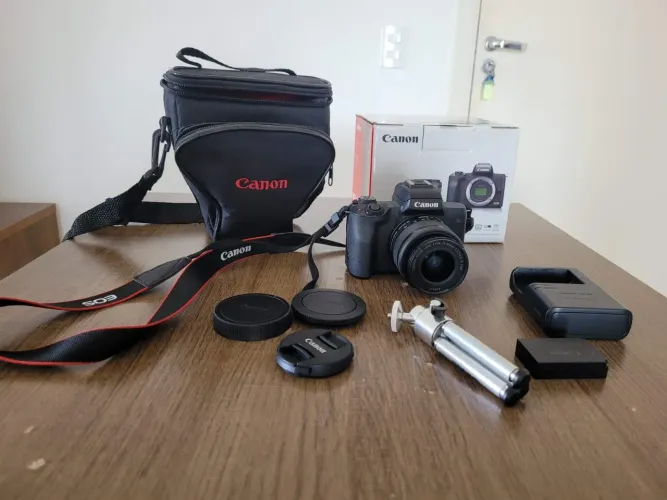 Câmera Canon M50