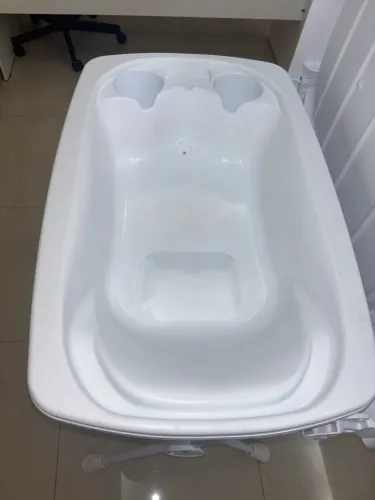 Banheira de bebê usada poucas vezes