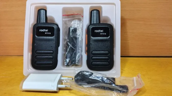Radio Walkie Talkie Mini Radtel RT-519 com 16 canais UHF