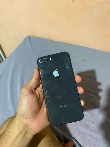 iPhone 8 Plus 