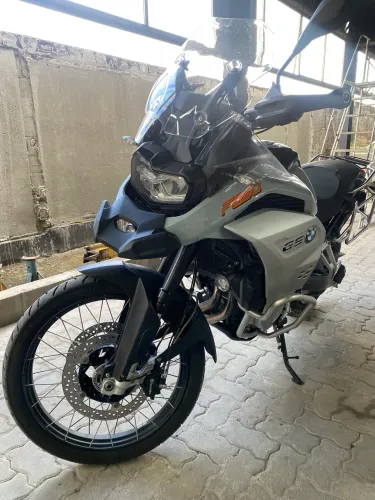 BMW GS 850 adventure com apenas 3800 km , top de linha