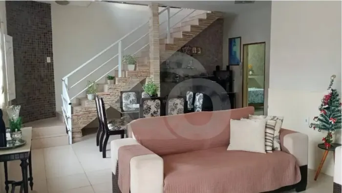 Casa Duplex no Santa Maria com 4/4, Piscina de Vinil e Estrutura Completa