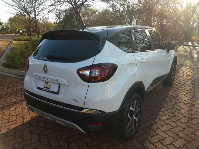 Renault Captur Intense 1.3 TB 16V Flex 5P AUT 2022