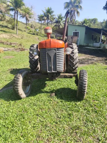 Trator Massey Ferguson 65x