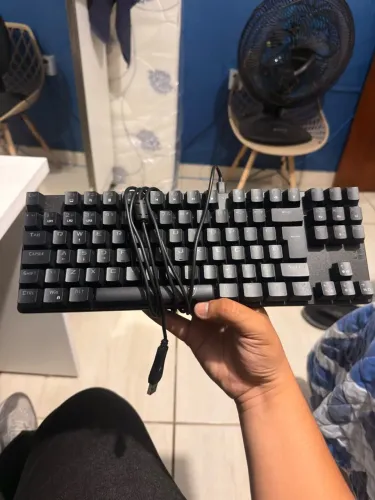 Teclado Mecânico Gamer T-Dagger Bora Iluminação Rainbow T-TGK313-BR