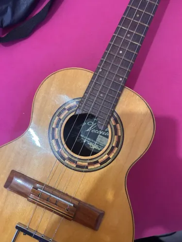 Cavaquinho Del Vecchio ref 4000 .
