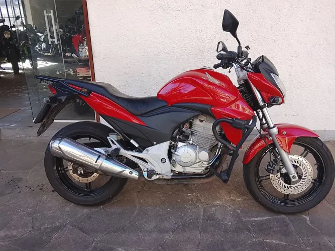 HONDA CB300R ABS IMPECÁVEL 30.000KM ACEITO TROCAS 