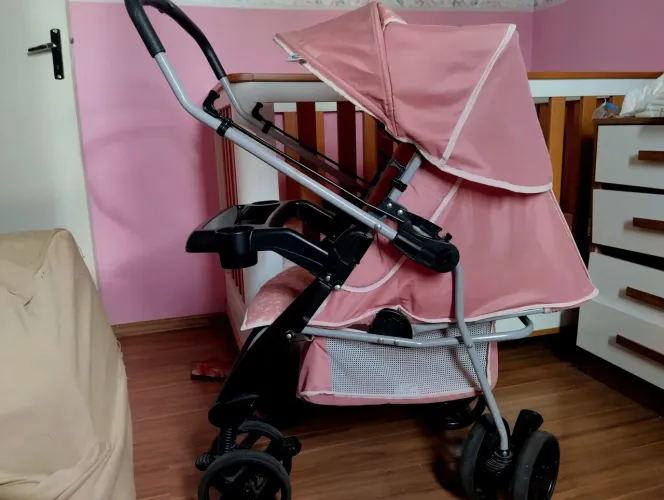 Carrinho + bebê conforto rosa coroa | Tutti Baby