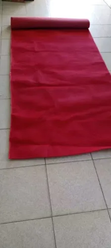 VENDO 02 TAPETES AVELUDADOS ESTILO PASSADEIRA, CADA UM COM TAMANHO 5x1mts